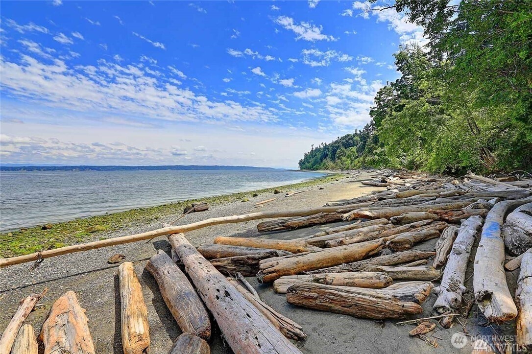 1857 Cascade View Drive , Camano Island, WA 98282-8483