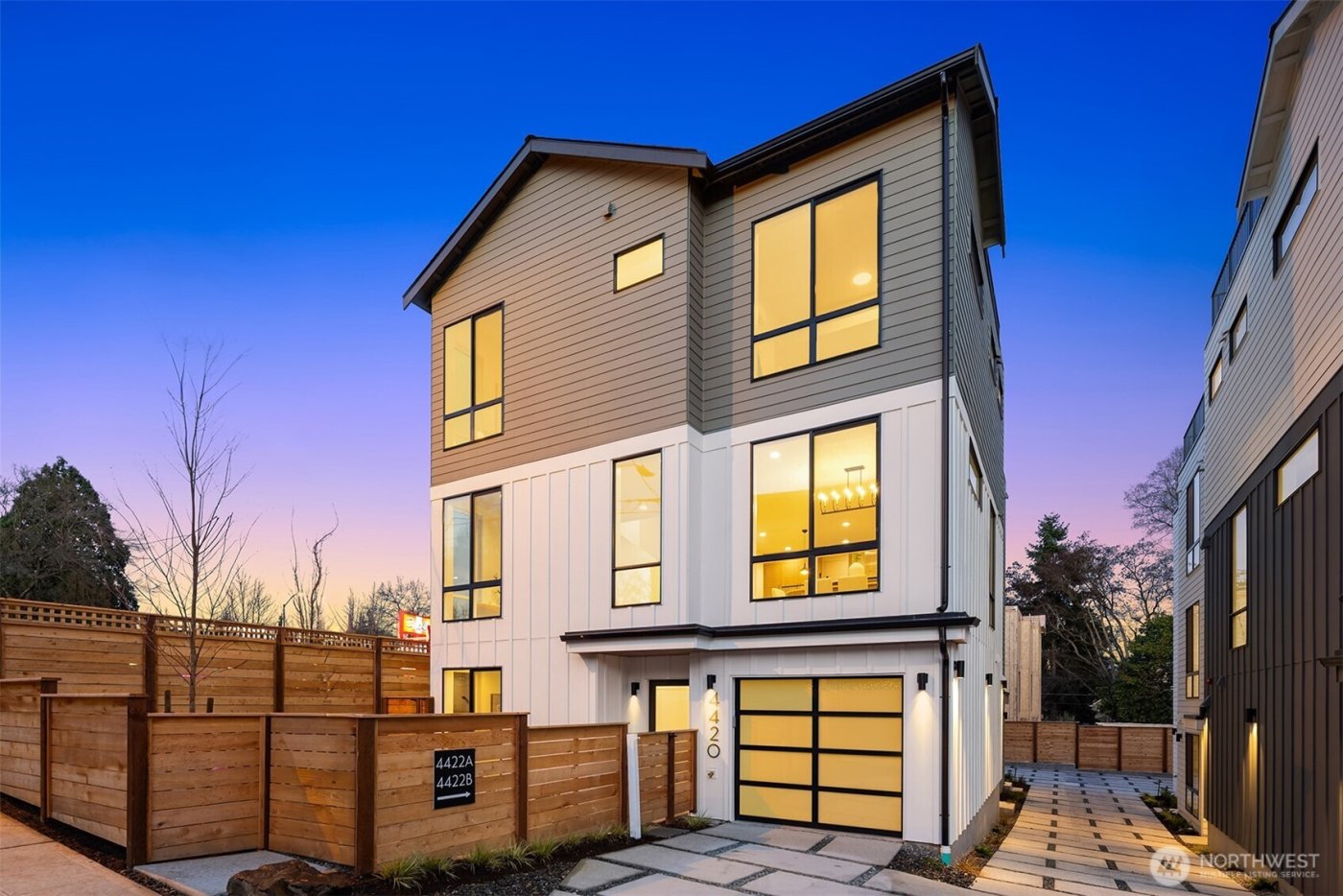 4421 2nd Avenue NE, Seattle, WA 98105