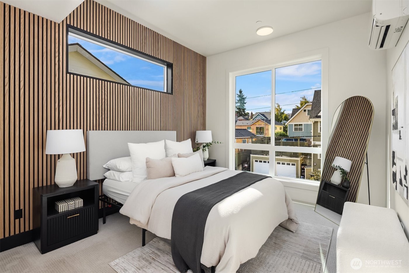 4421 2nd Avenue NE, Seattle, WA 98105