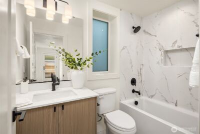 4421 2nd Avenue NE, Seattle, WA 98105 - Photo 5