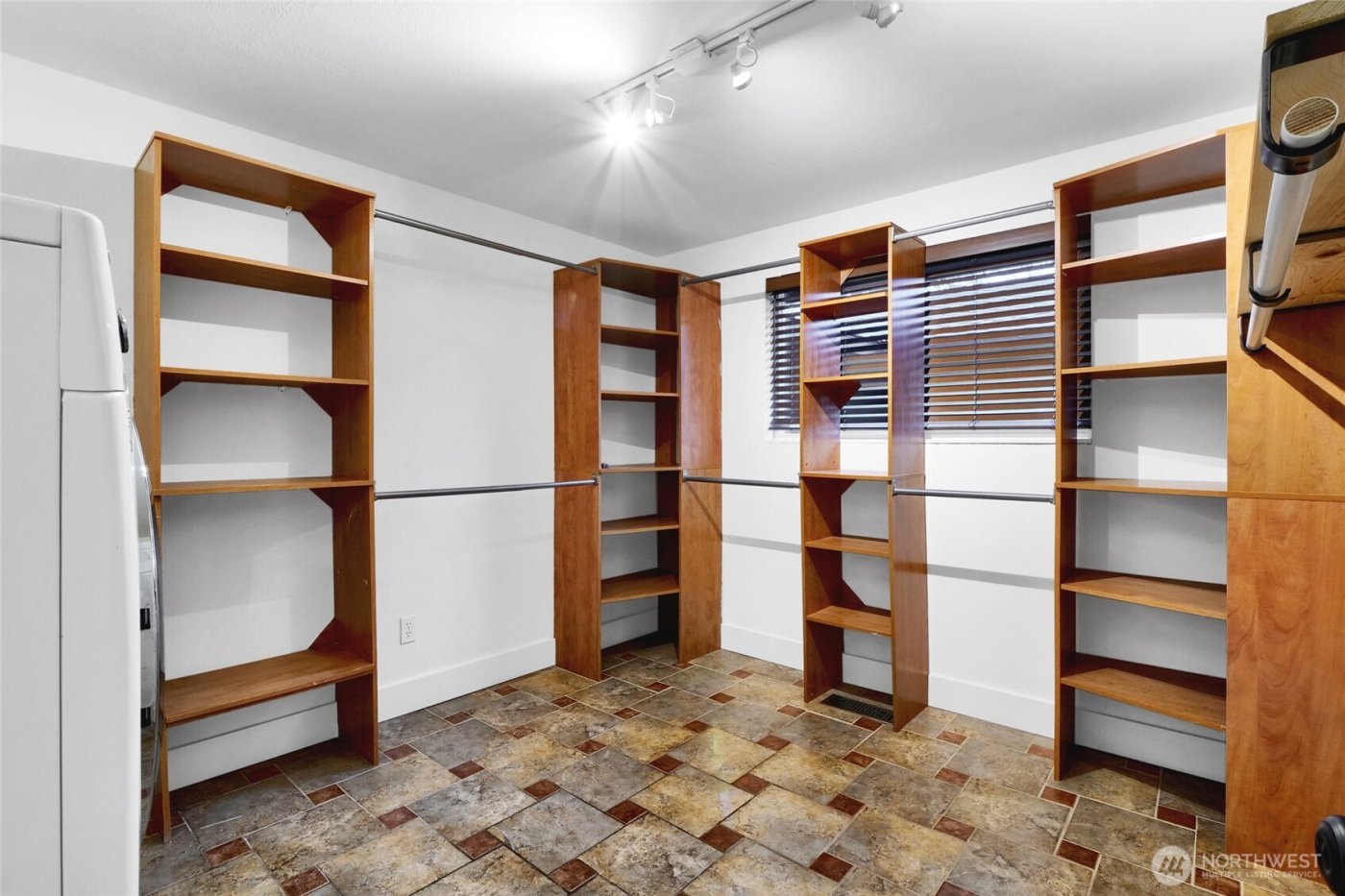 2102 Elgin Road NE, Moses Lake, WA 98837