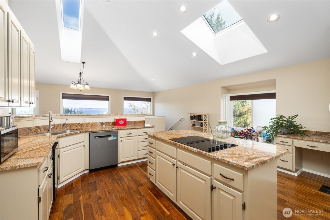 987 NW Camano Drive , Camano Island, WA 98282