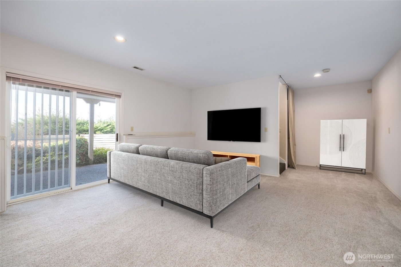 987 NW Camano Drive , Camano Island, WA 98282