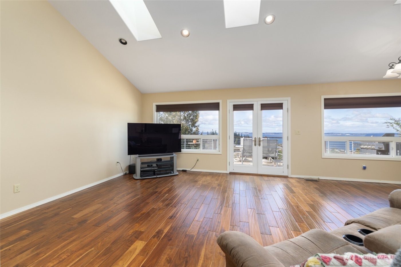 987 NW Camano Drive , Camano Island, WA 98282