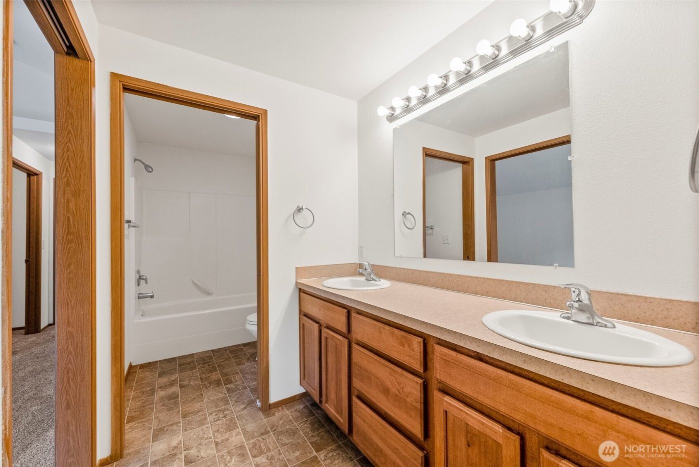 2702 Hidden Springs Loop SE, Lacey, WA 98503