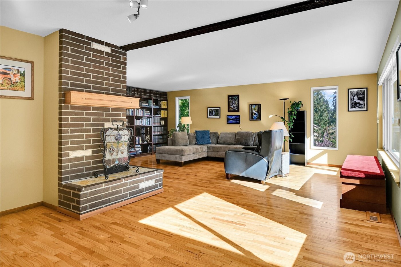 18722 56th Avenue NE, Kenmore, WA 98028