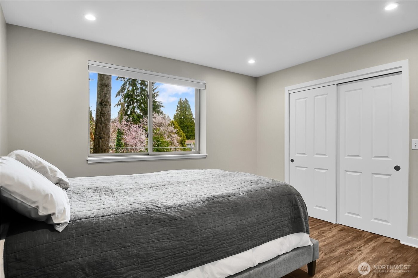 18722 56th Avenue NE, Kenmore, WA 98028