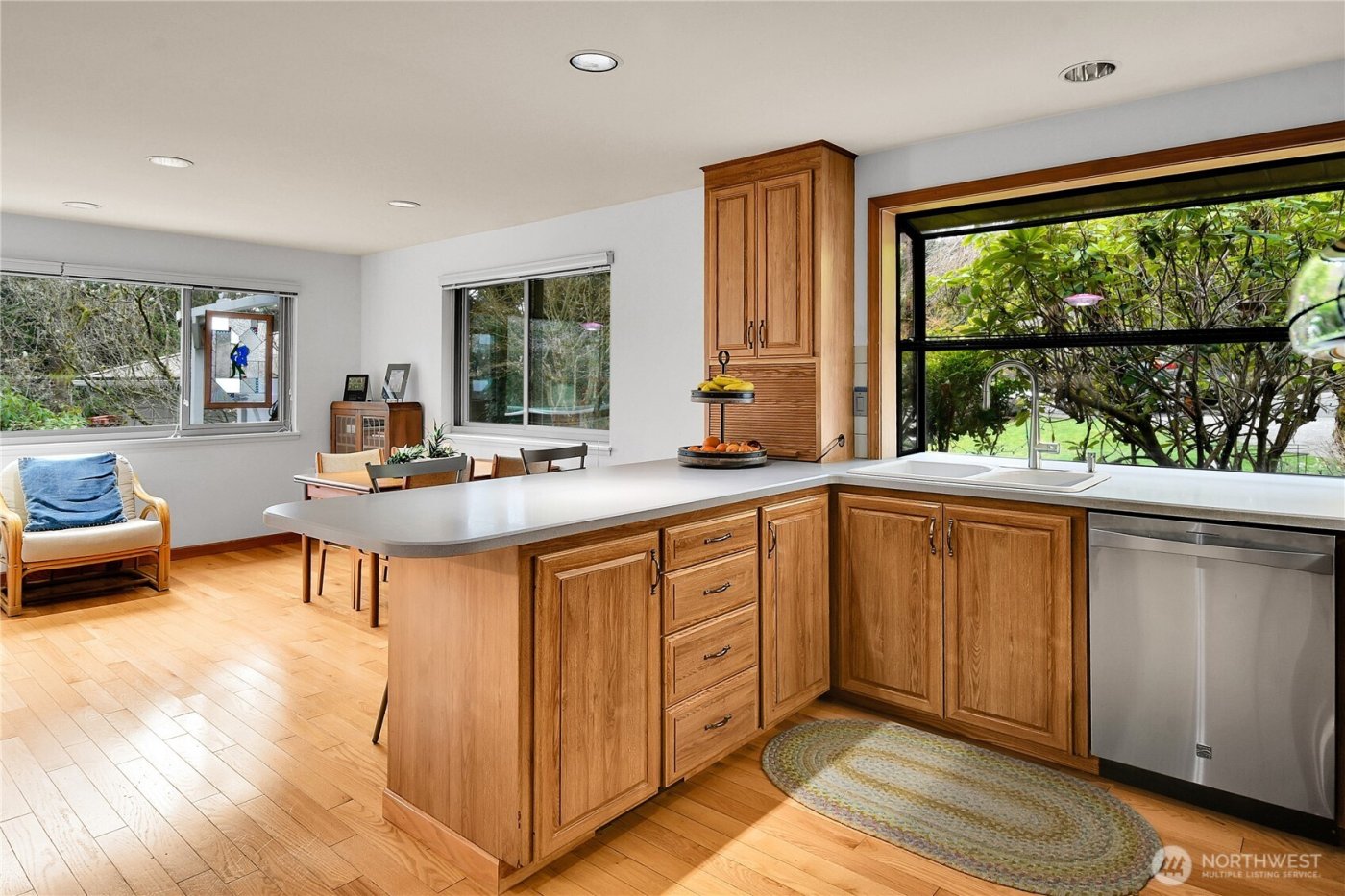 18722 56th Avenue NE, Kenmore, WA 98028