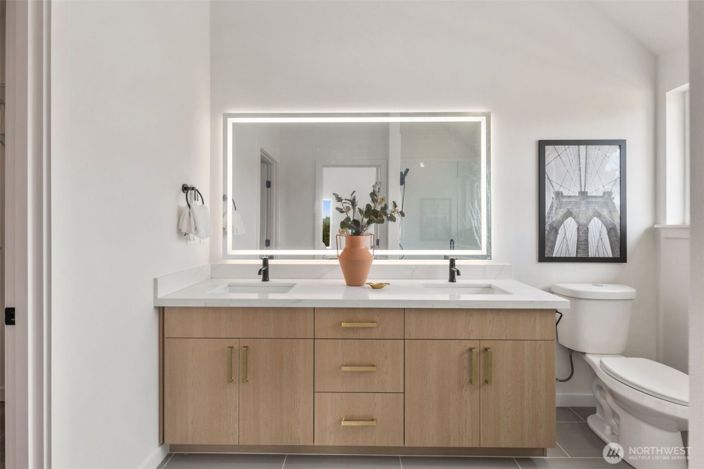 806 B S Rose Street , Seattle, WA 98108