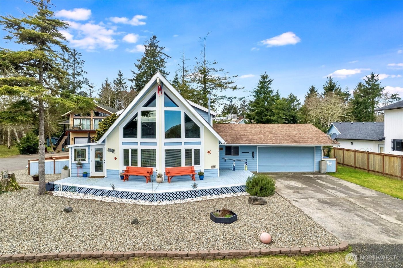 331 Harbor View Loop SE, Ocean Shores, WA 98569