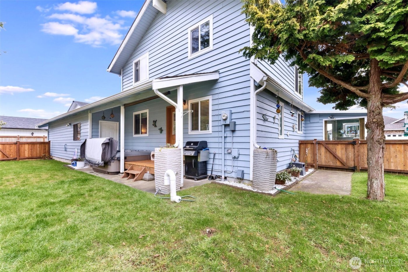 331 Harbor View Loop SE, Ocean Shores, WA 98569