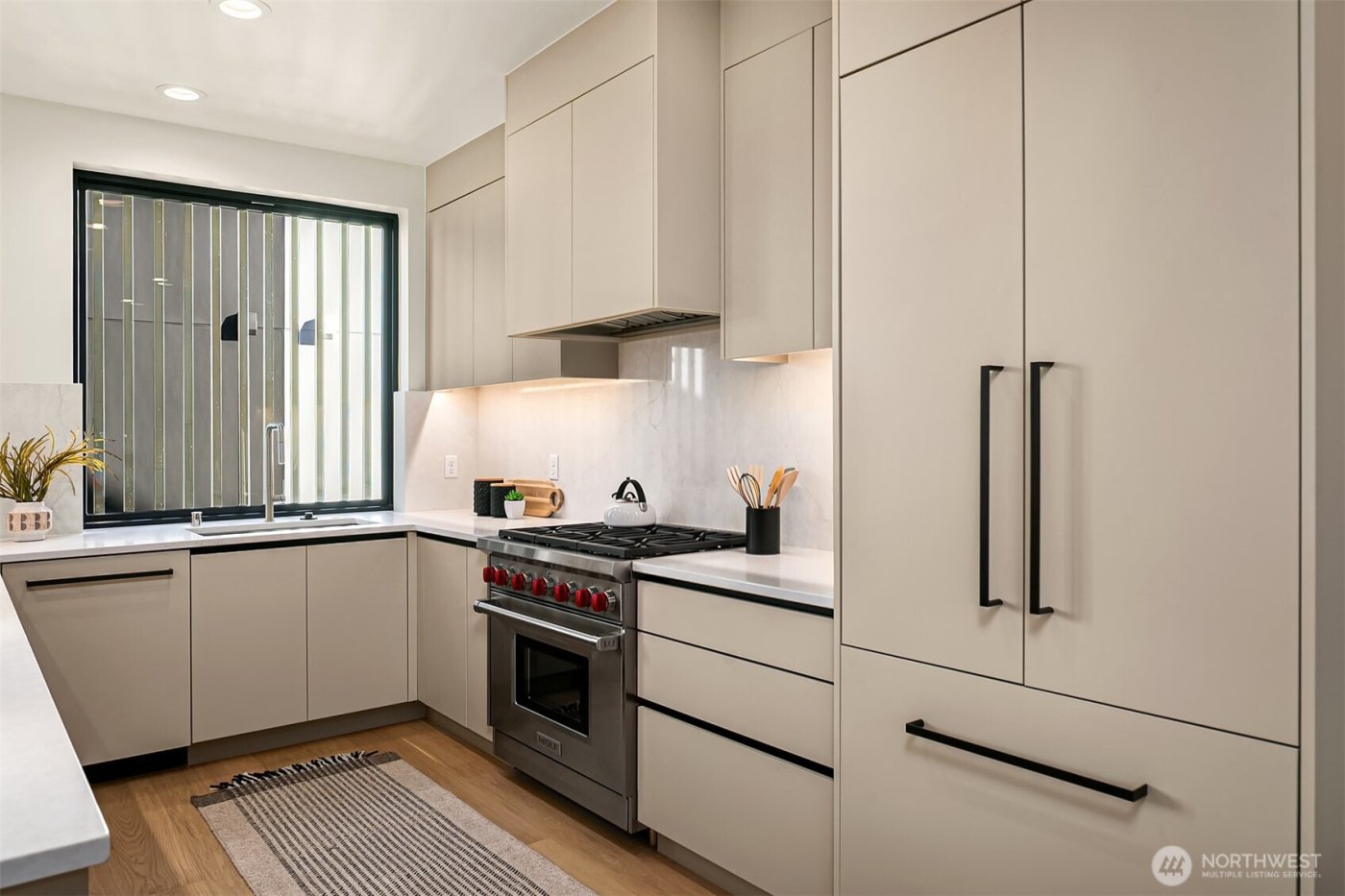 411 99th Avenue NE, Bellevue, WA 98004