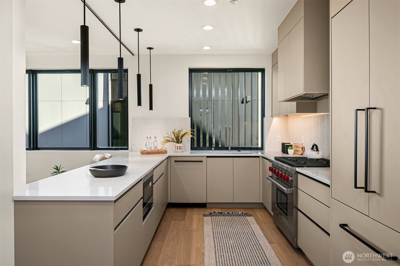 411 99th Avenue NE, Bellevue, WA 98004