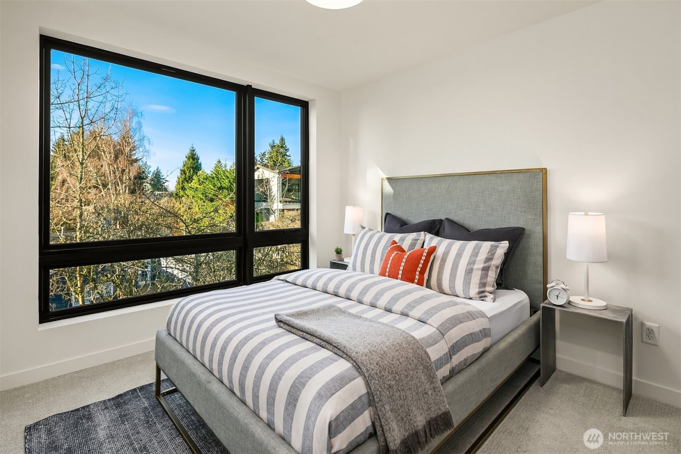 411 99th Avenue NE, Bellevue, WA 98004