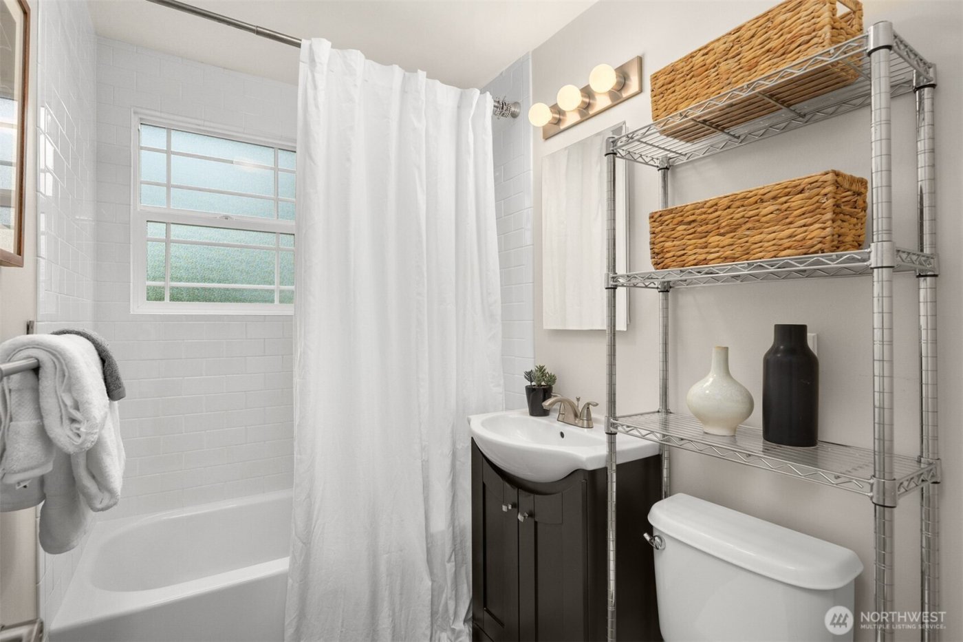 1502 N 107th Street , Seattle, WA 98133