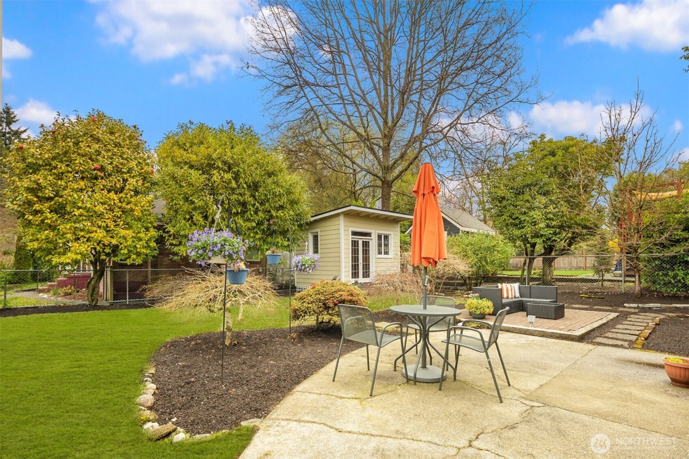 1502 N 107th Street , Seattle, WA 98133