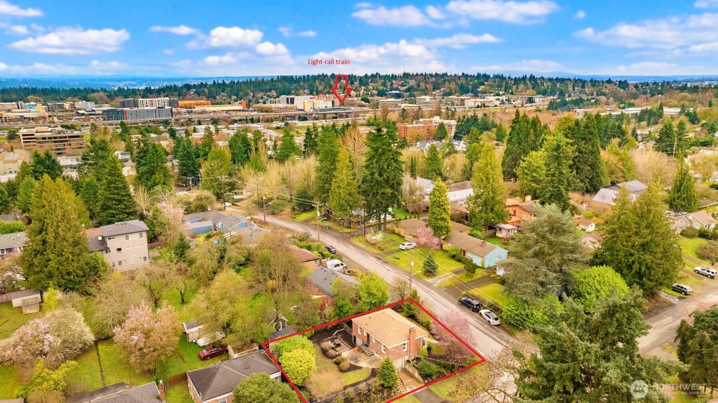 1502 N 107th Street , Seattle, WA 98133