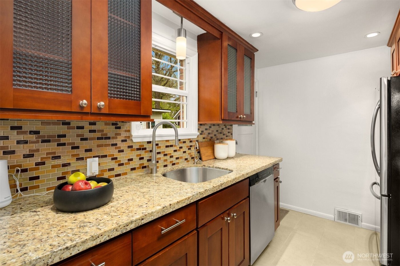 1502 N 107th Street , Seattle, WA 98133