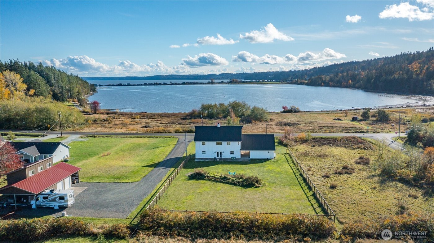 157 Russell Road , Camano Island, WA 98282-8558