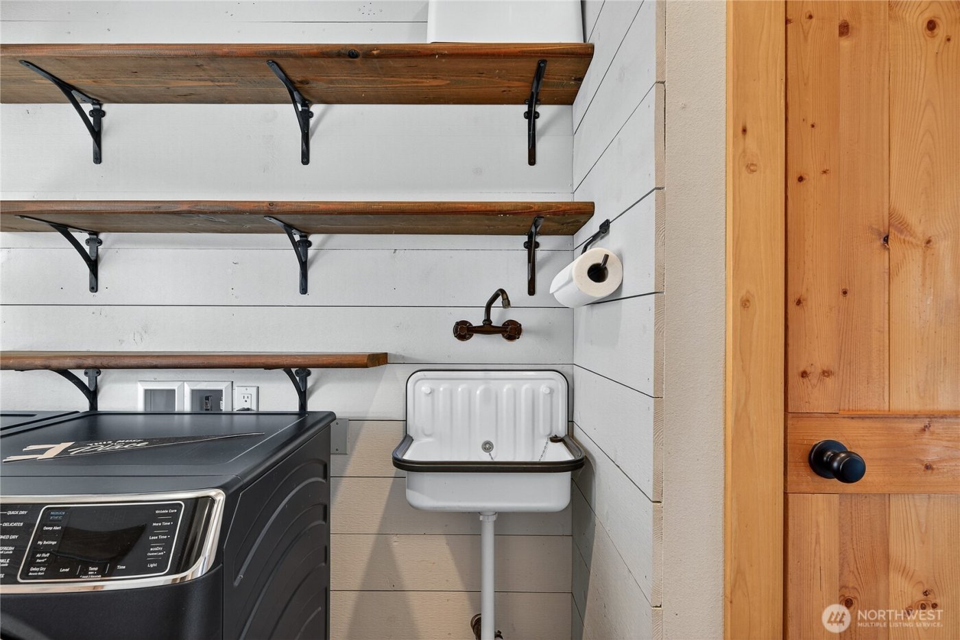 157 Russell Road , Camano Island, WA 98282-8558