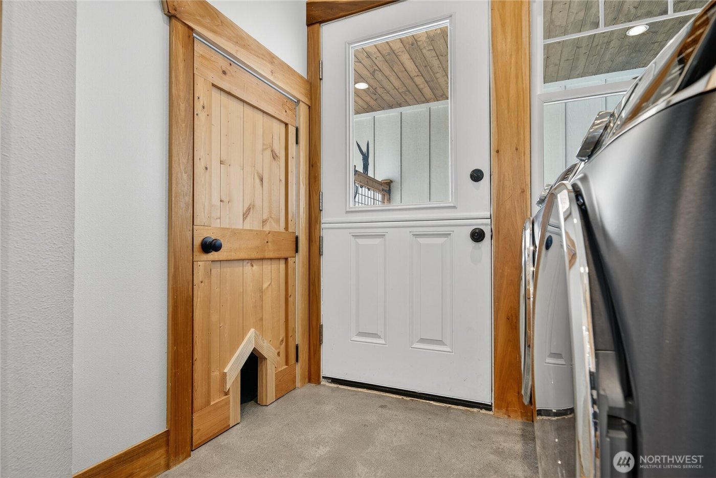 157 Russell Road , Camano Island, WA 98282-8558