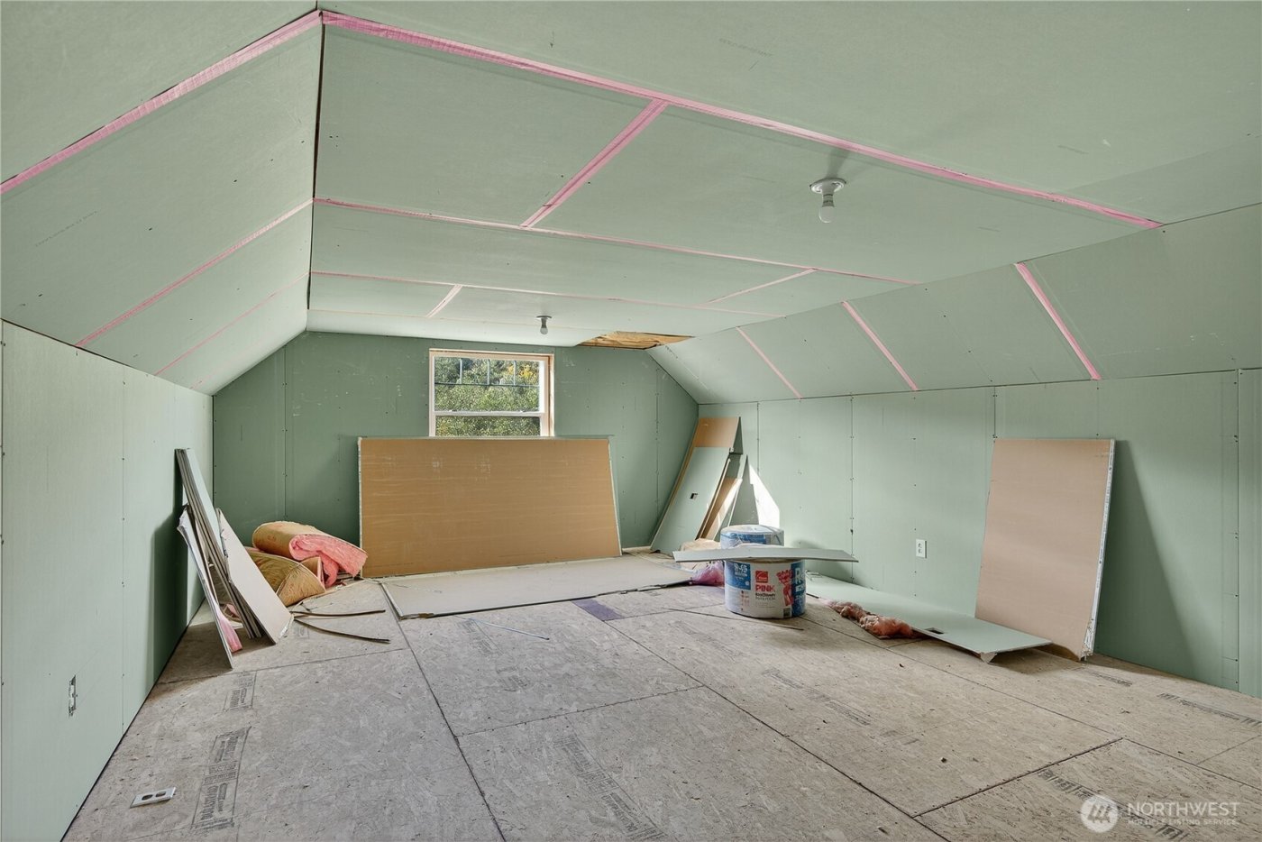 157 Russell Road , Camano Island, WA 98282-8558