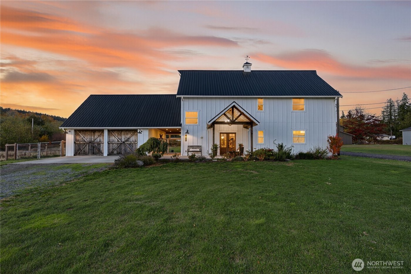 157 Russell Road , Camano Island, WA 98282-8558