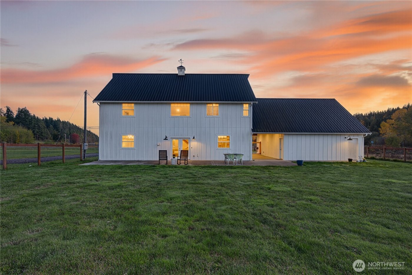 157 Russell Road , Camano Island, WA 98282-8558