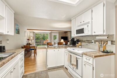 6504 109th Street E, Puyallup, WA 98373 - Photo 4