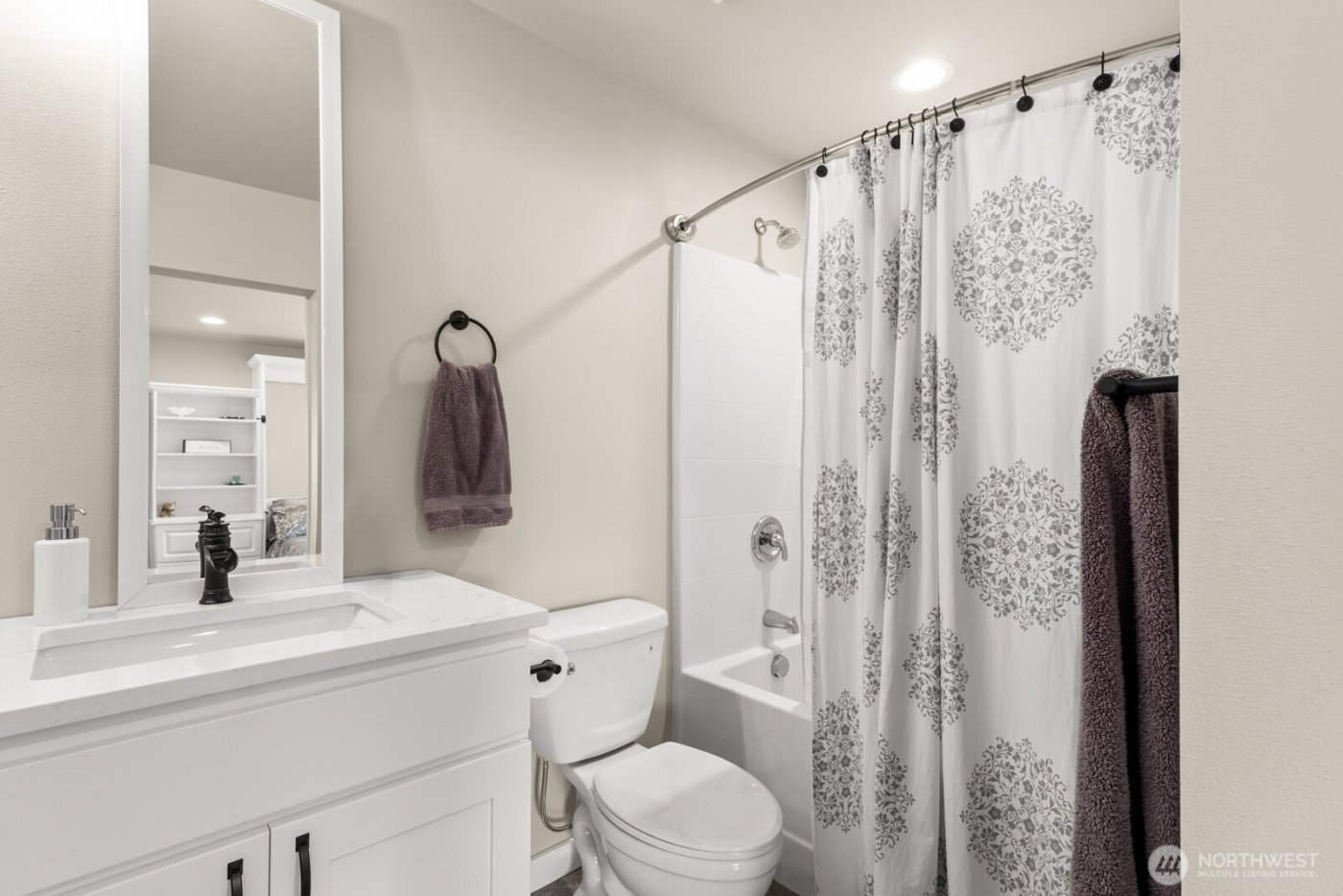 10916 Bay Meadows Lane , Burlington, WA 98233