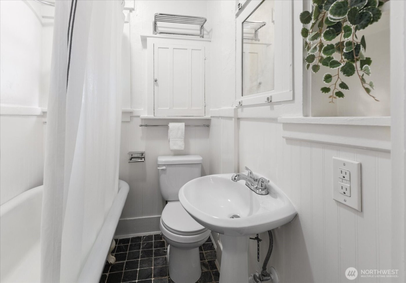 2857 NW 73rd Street , Seattle, WA 98117