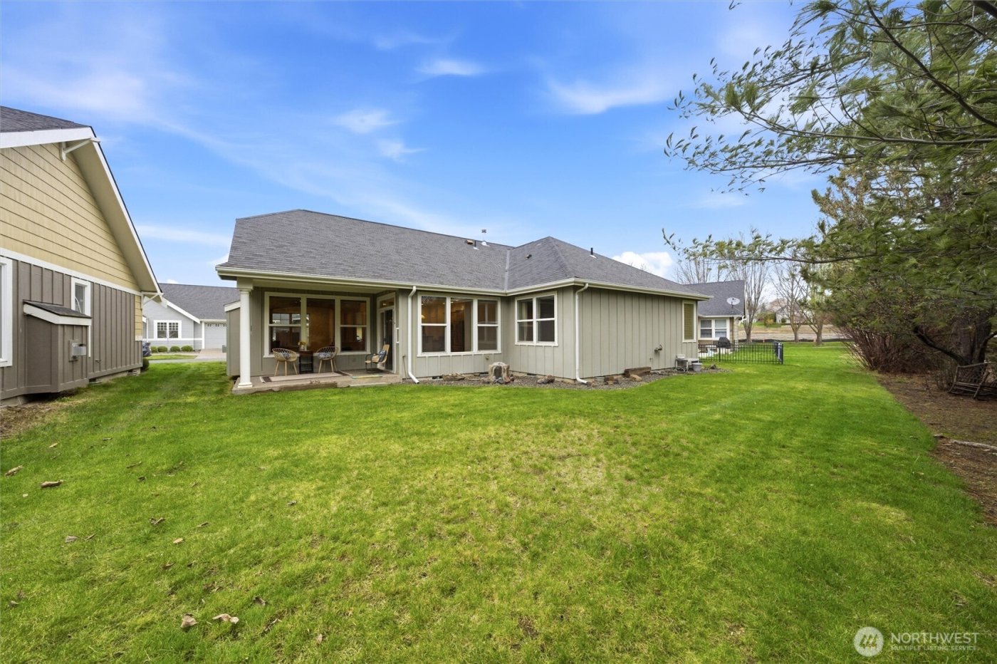 711 SE Swainson Lane , College Place, WA 99324