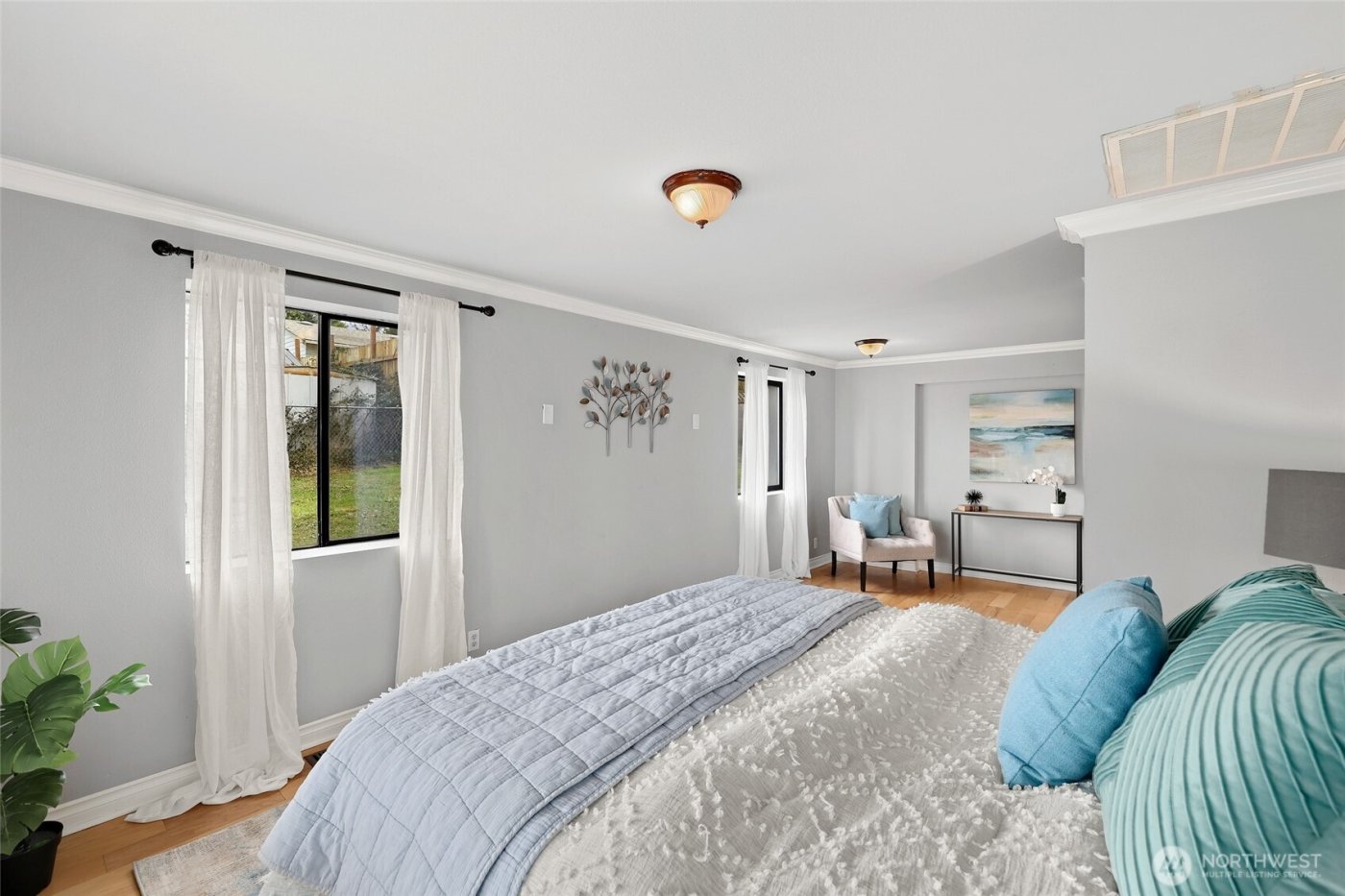 20604 4th Avenue S, Des Moines, WA 98198