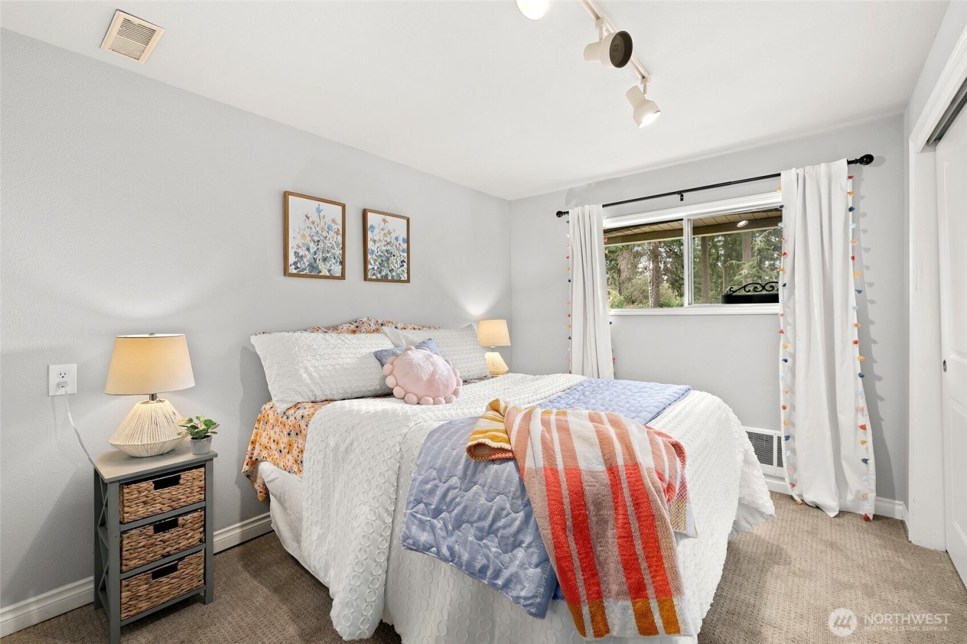 20604 4th Avenue S, Des Moines, WA 98198