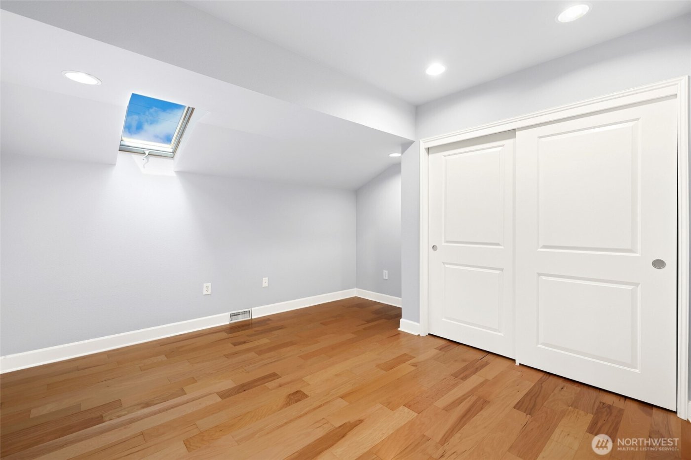 20604 4th Avenue S, Des Moines, WA 98198