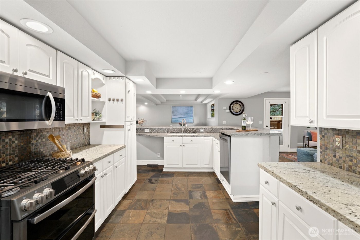 20604 4th Avenue S, Des Moines, WA 98198