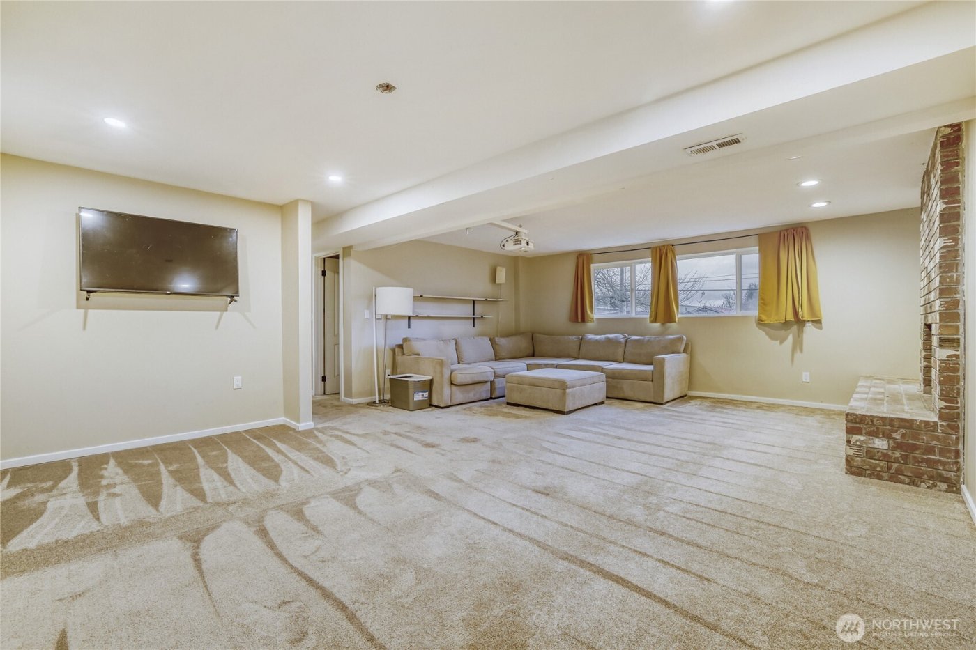 18517 44th Avenue W, Lynnwood, WA 98037