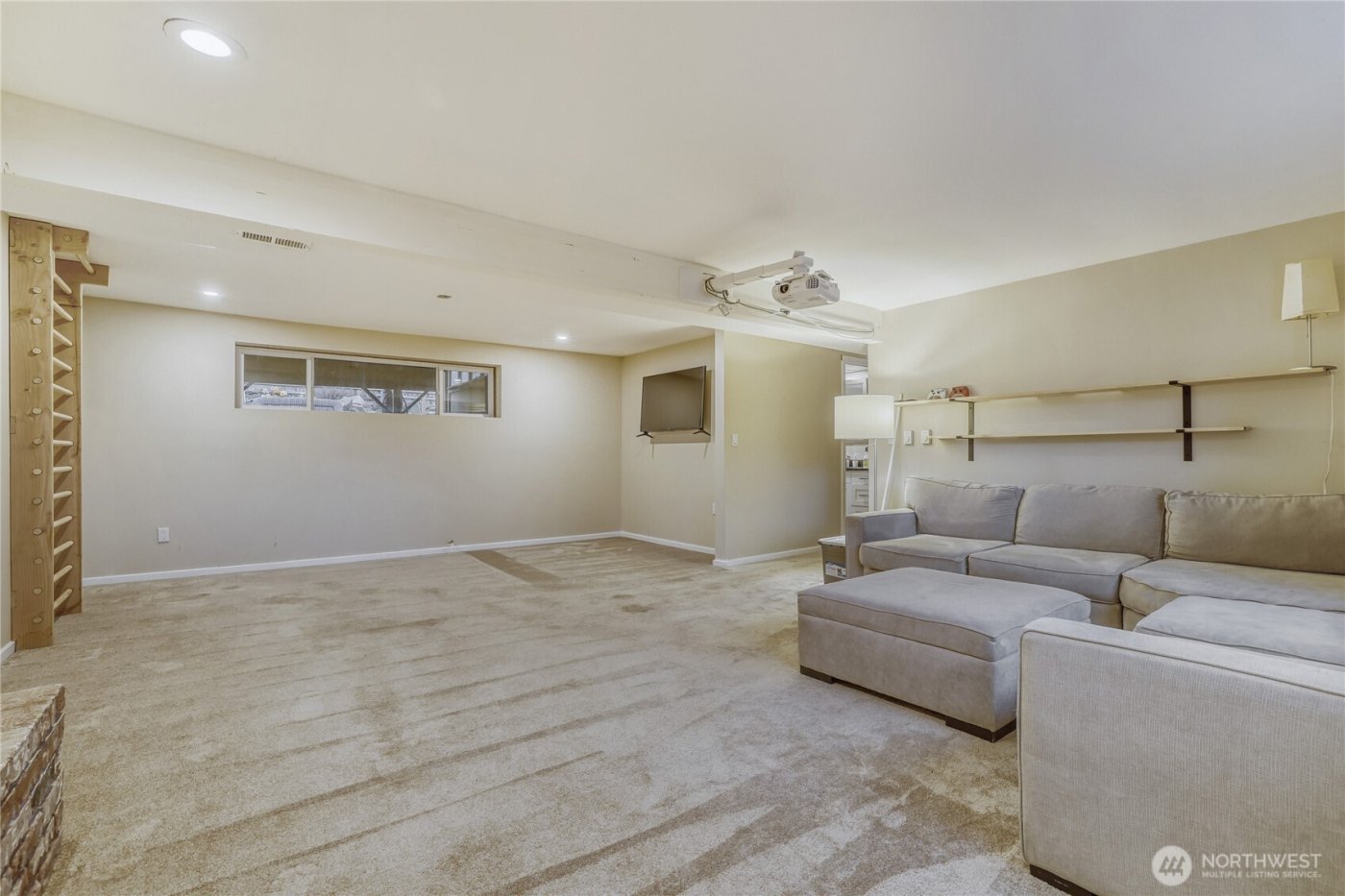 18517 44th Avenue W, Lynnwood, WA 98037