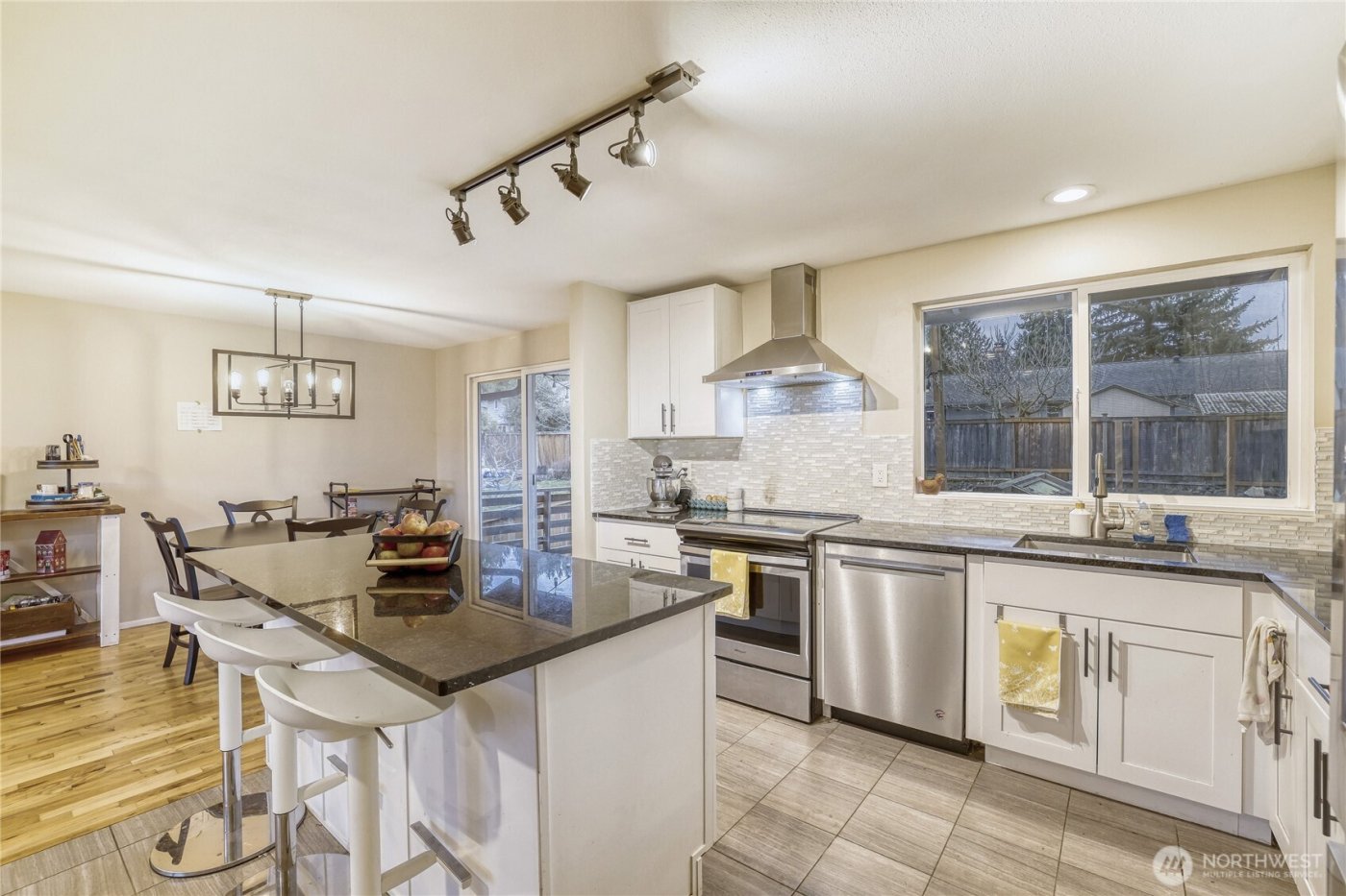 18517 44th Avenue W, Lynnwood, WA 98037