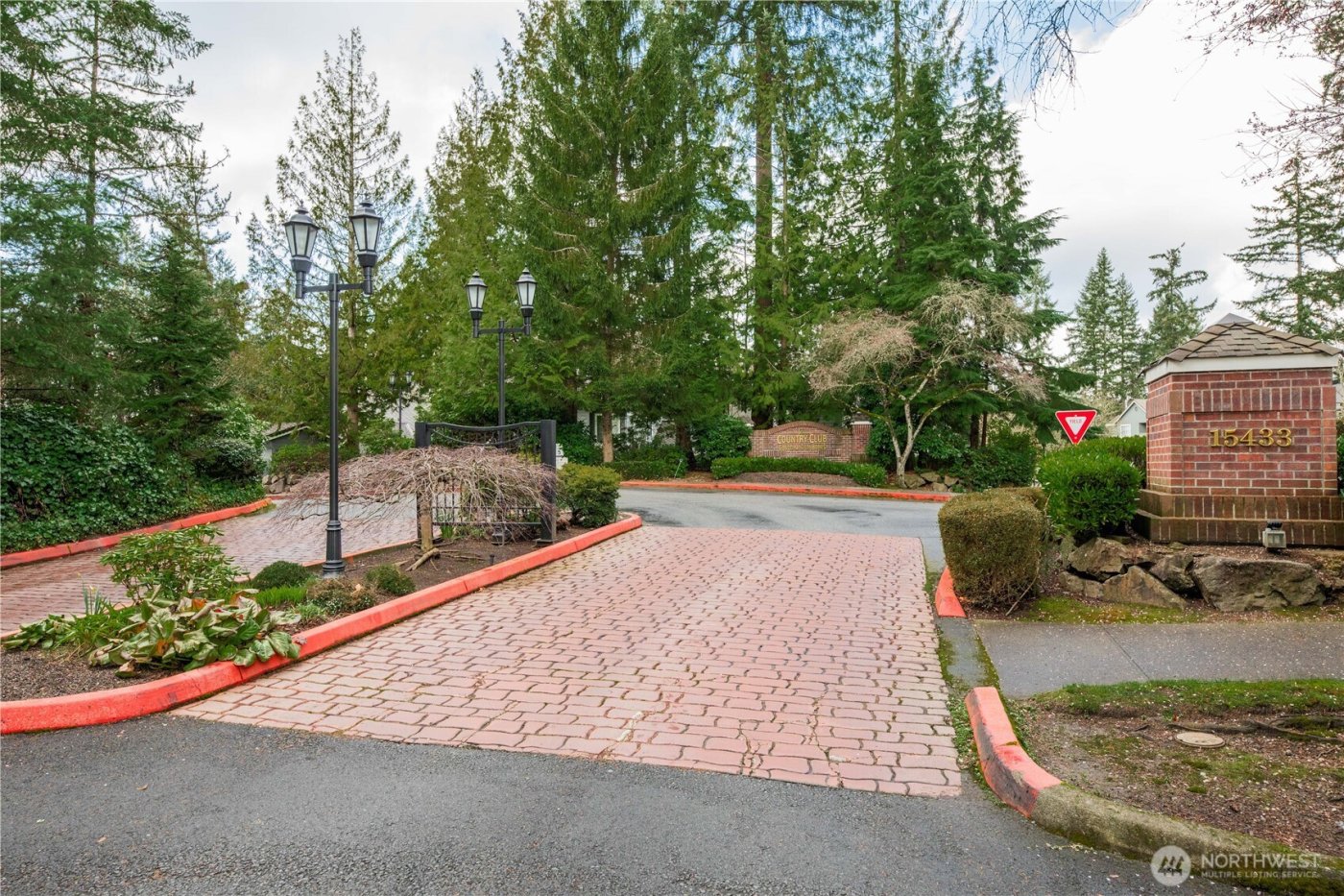 15433 Country Club Drive #F211, Mill Creek, WA 98012