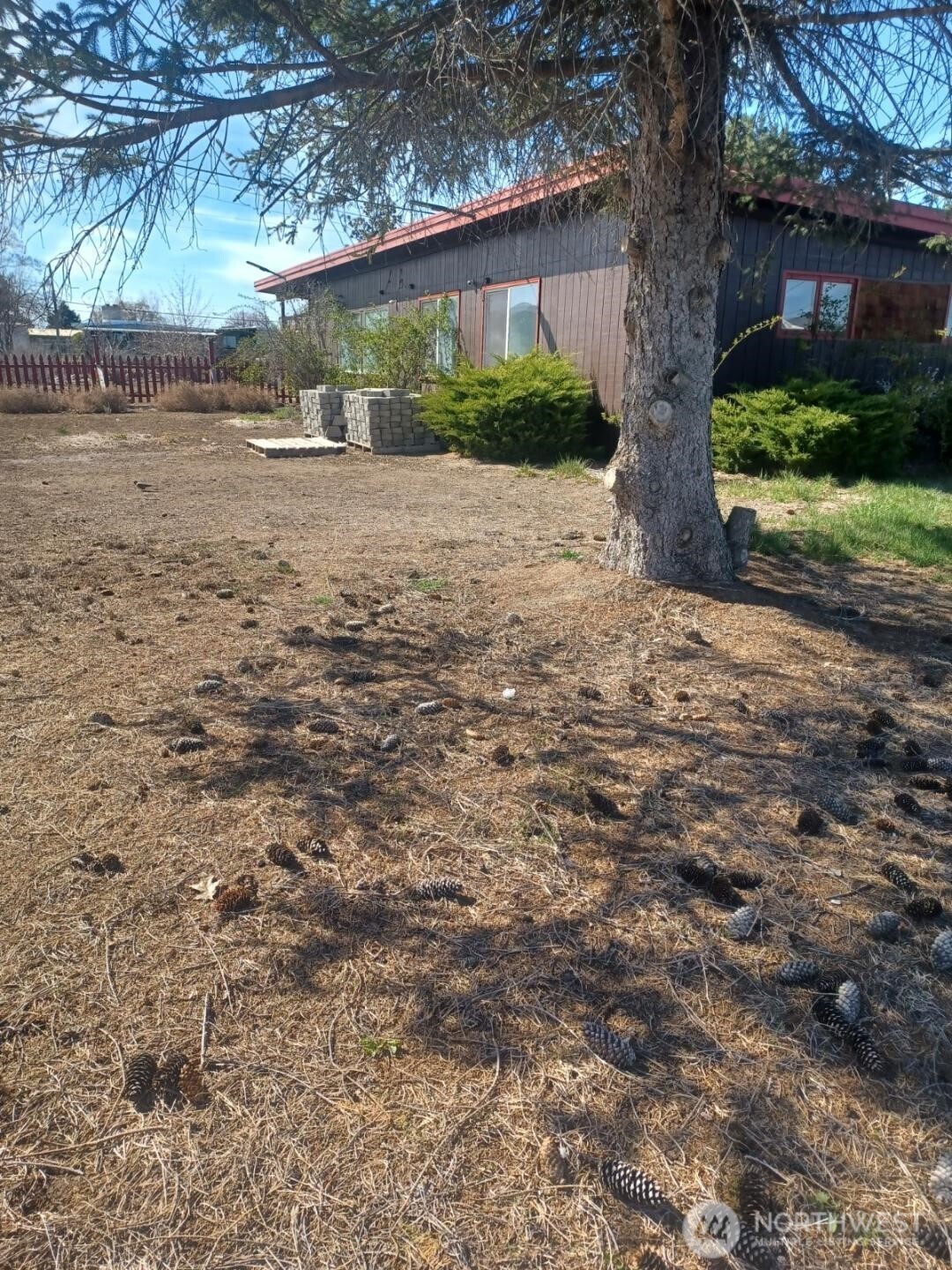 533 Fairchild Loop , Moses Lake, WA 98837