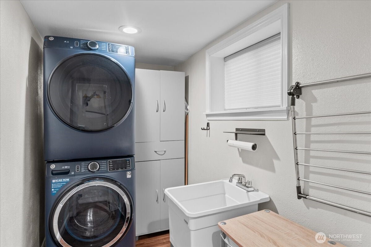 8250 Corliss Avenue N, Seattle, WA 98103