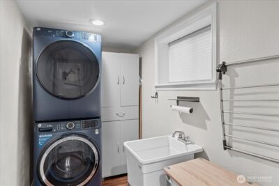 8250 Corliss Avenue N, Seattle, WA 98103 - Photo 11