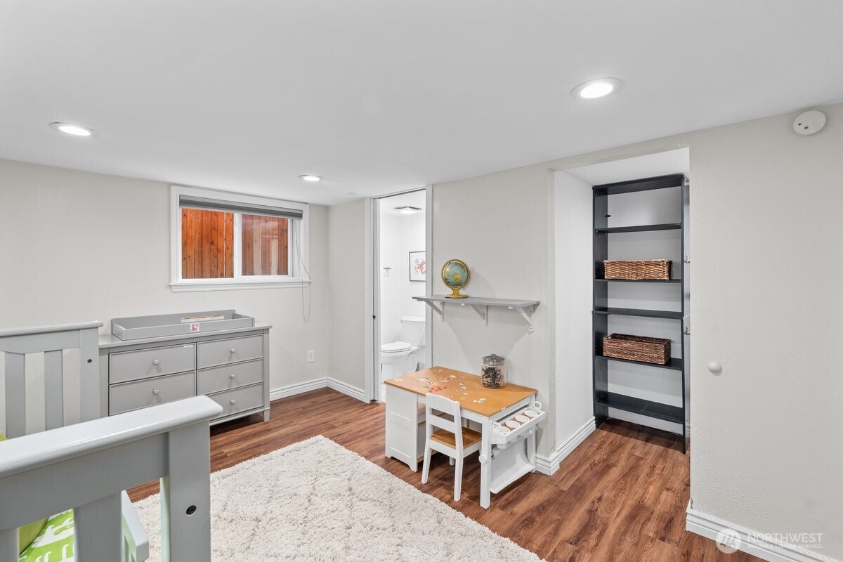 8250 Corliss Avenue N, Seattle, WA 98103