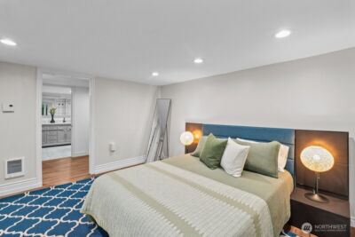 8250 Corliss Avenue N, Seattle, WA 98103 - Photo 15