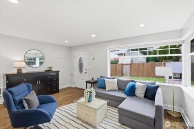 8250 Corliss Avenue N, Seattle, WA 98103 - Photo 2