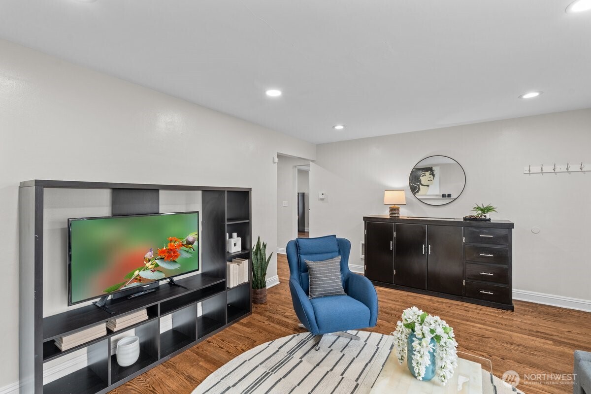 8250 Corliss Avenue N, Seattle, WA 98103