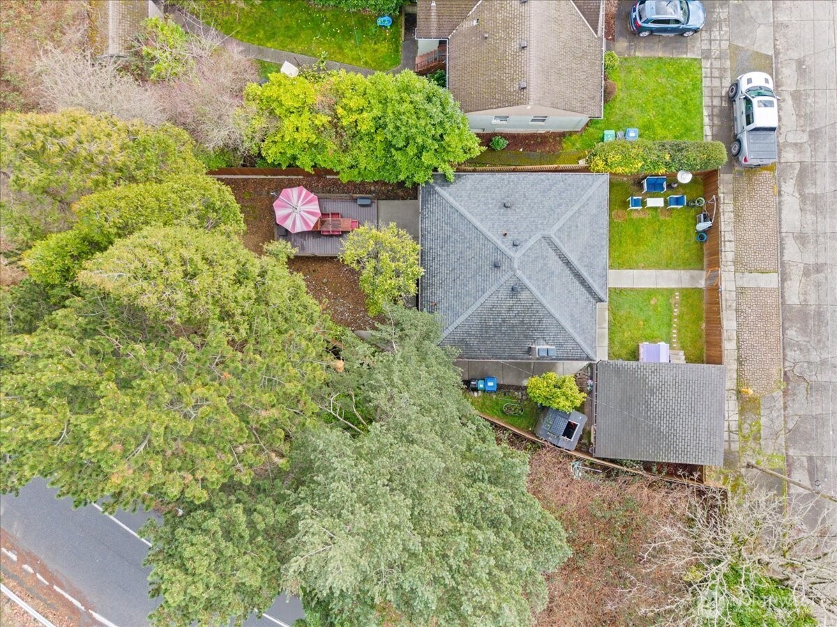 8250 Corliss Avenue N, Seattle, WA 98103