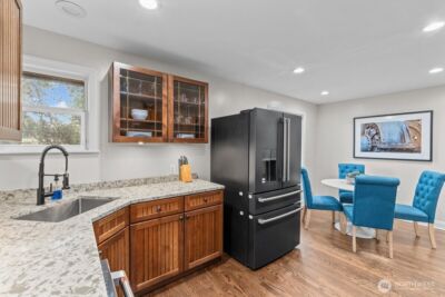 8250 Corliss Avenue N, Seattle, WA 98103 - Photo 4