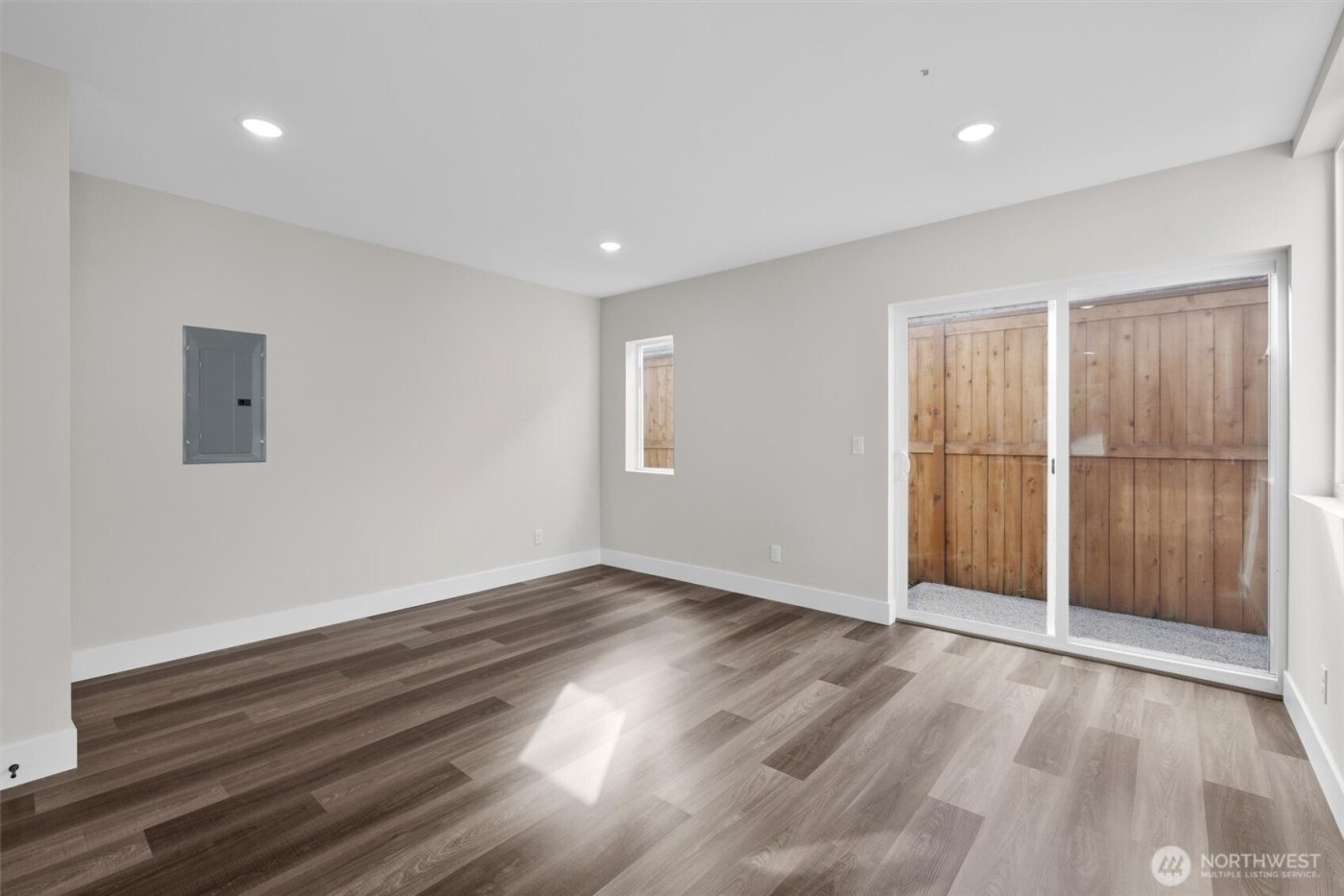 503 NE 42nd Street , Seattle, WA 98105